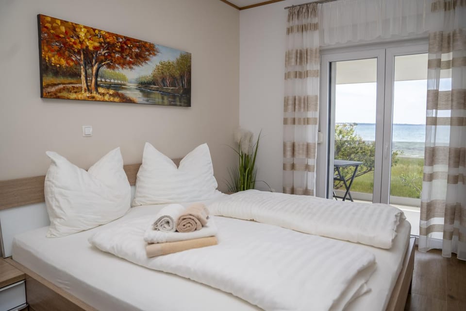 Bedroom, Sea view