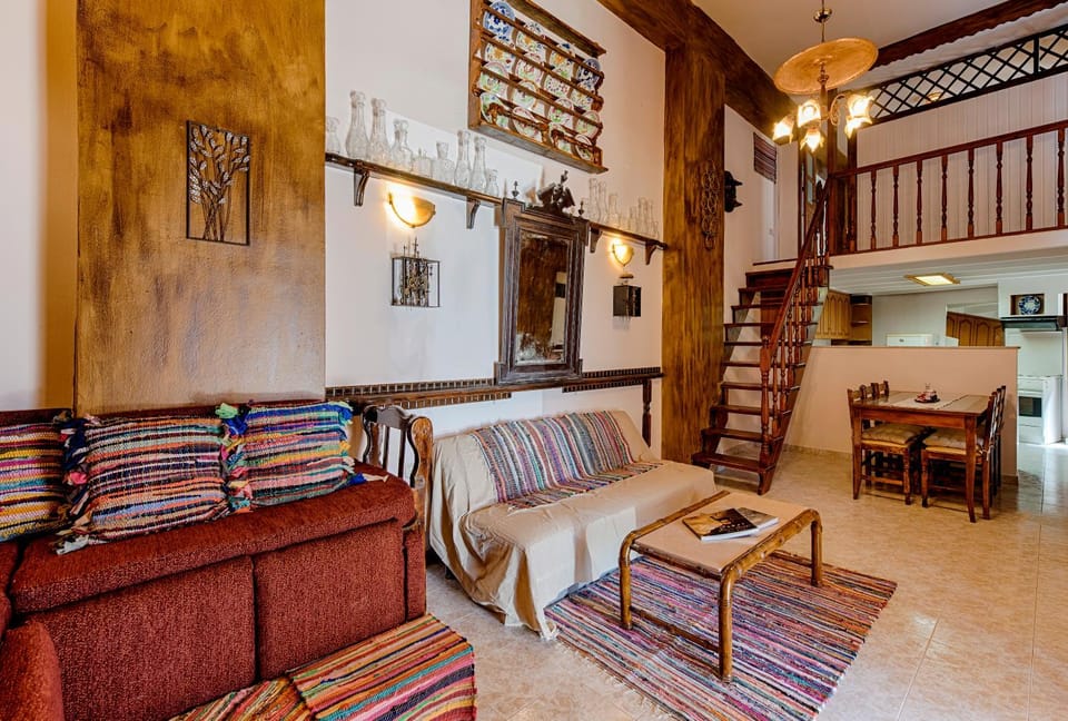 Living room, Seating area