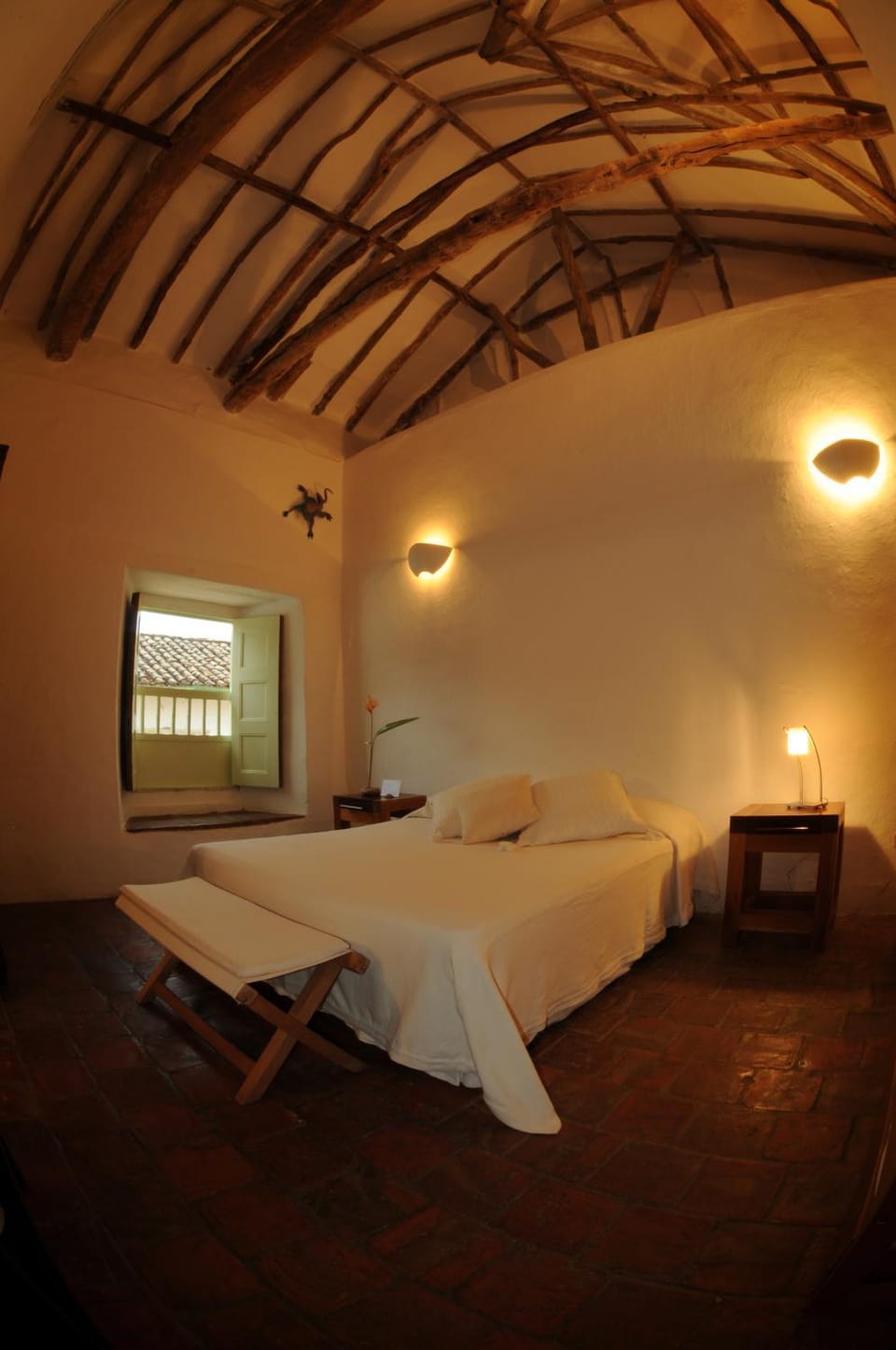 Day, Photo of the whole room