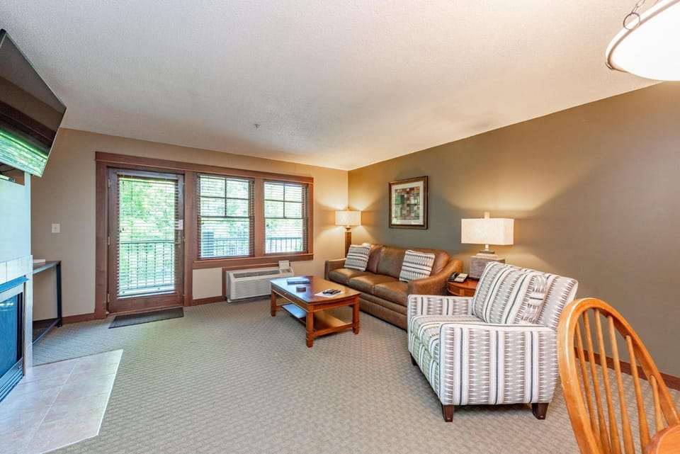 B106 One Bedroom Standard View Apartment in Deep Creek Lake