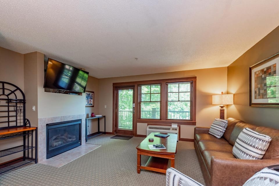 B106 One Bedroom Standard View Apartment in Deep Creek Lake