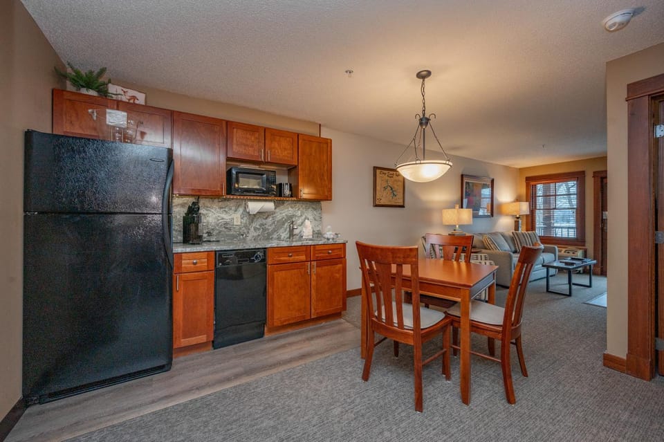 B205 One Bedroom Lake View Apartment in Deep Creek Lake