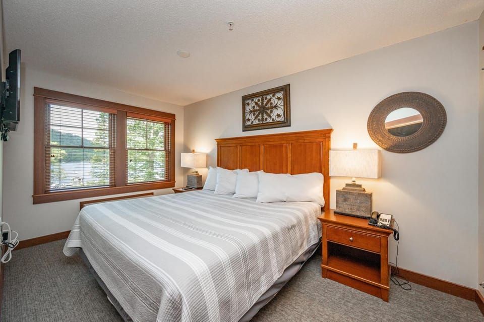 A117 One Bedroom Lake View Apartment in Deep Creek Lake