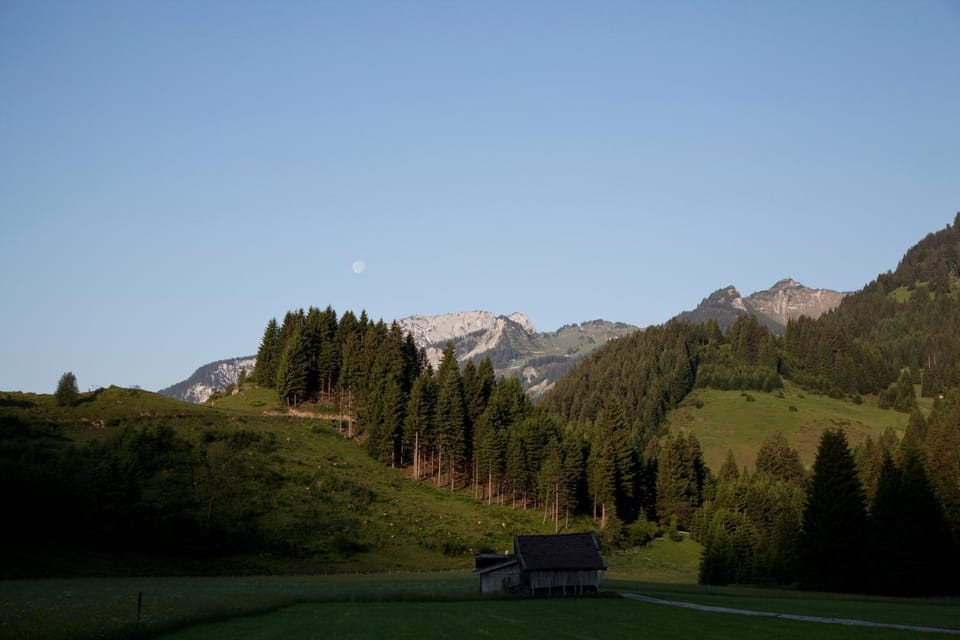 Neighbourhood, Cycling