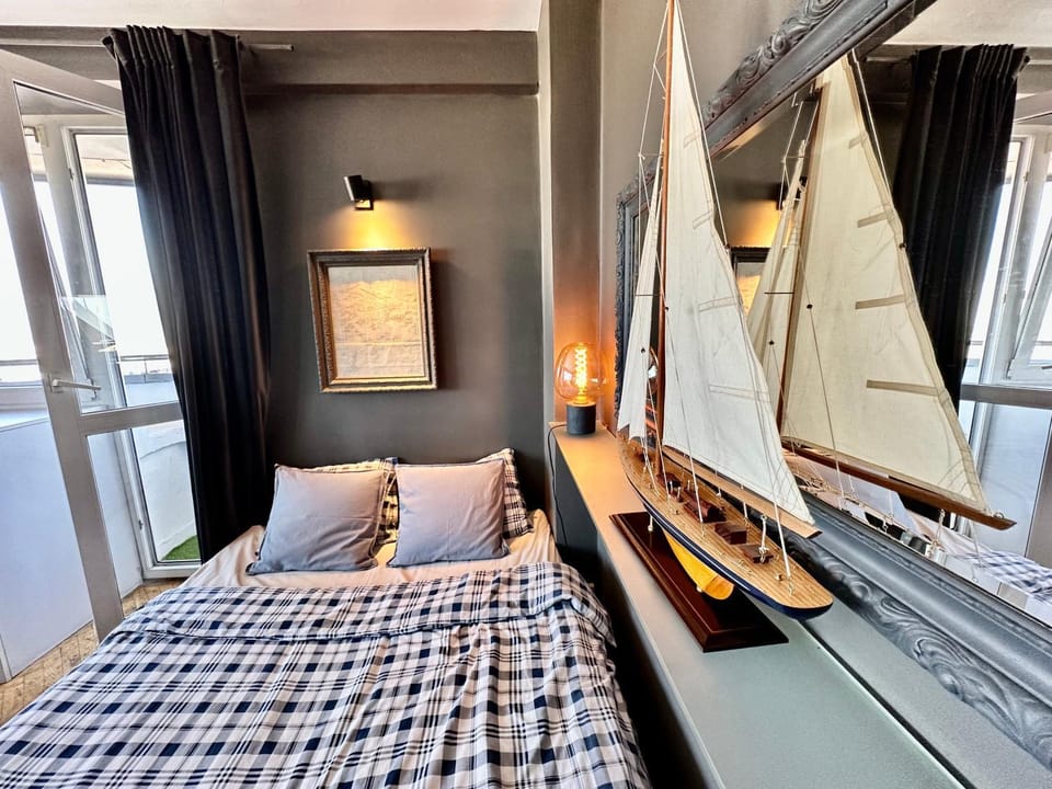 Super Apartament GREY Centrum 2x Metro Fast WiFi 300 Mbs Netflix AppleTV SmartTV Spotify Panorama Miasta Apartment in Warsaw