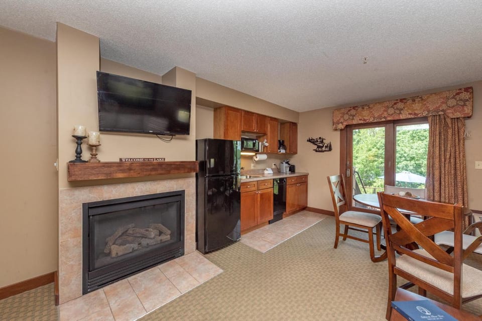 A119 Studio Lake View Apartment in Deep Creek Lake