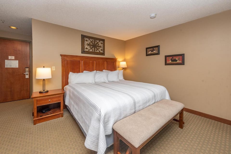 A119 Studio Lake View Apartment in Deep Creek Lake