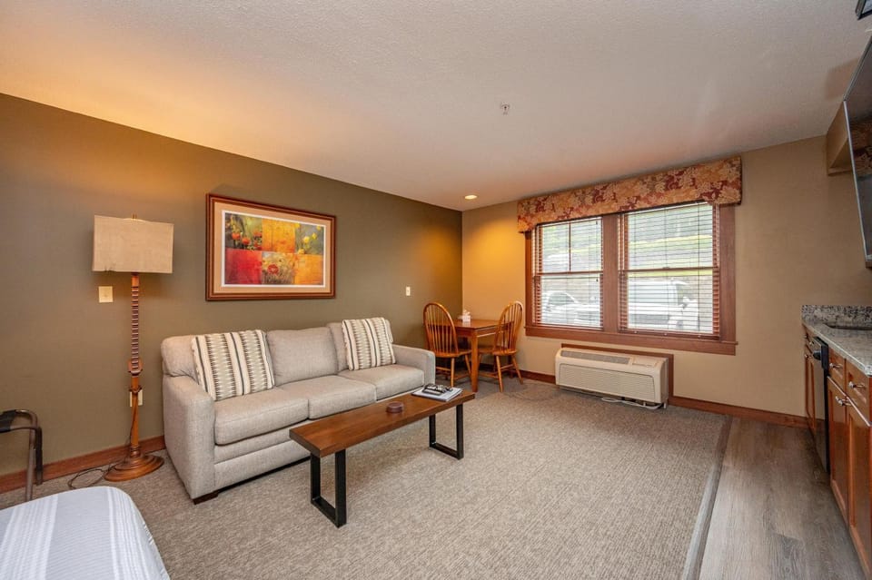 A122 Studio Standard View Apartment in Deep Creek Lake