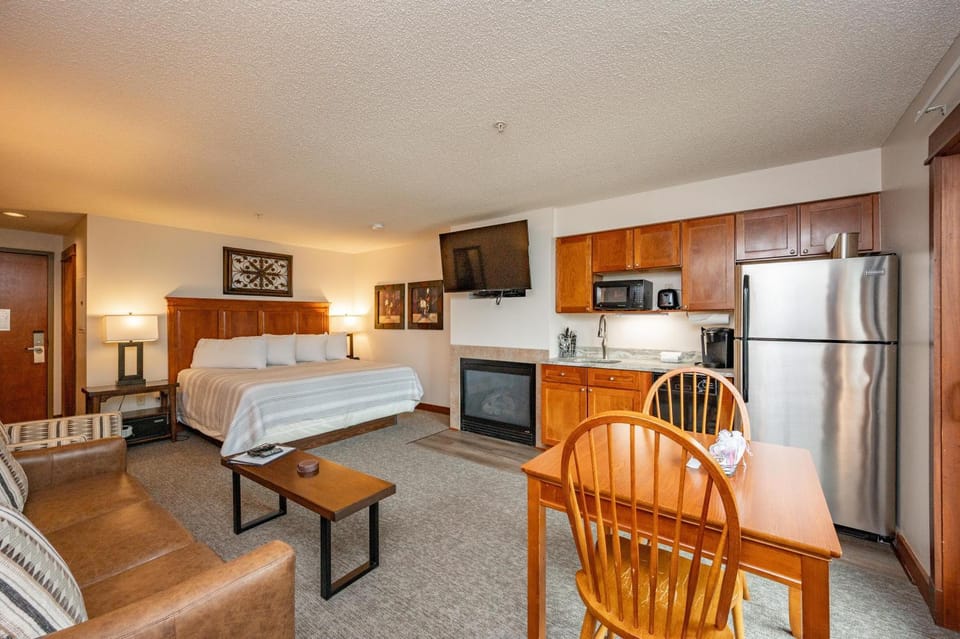 A123 Studio Lake View Apartment in Deep Creek Lake