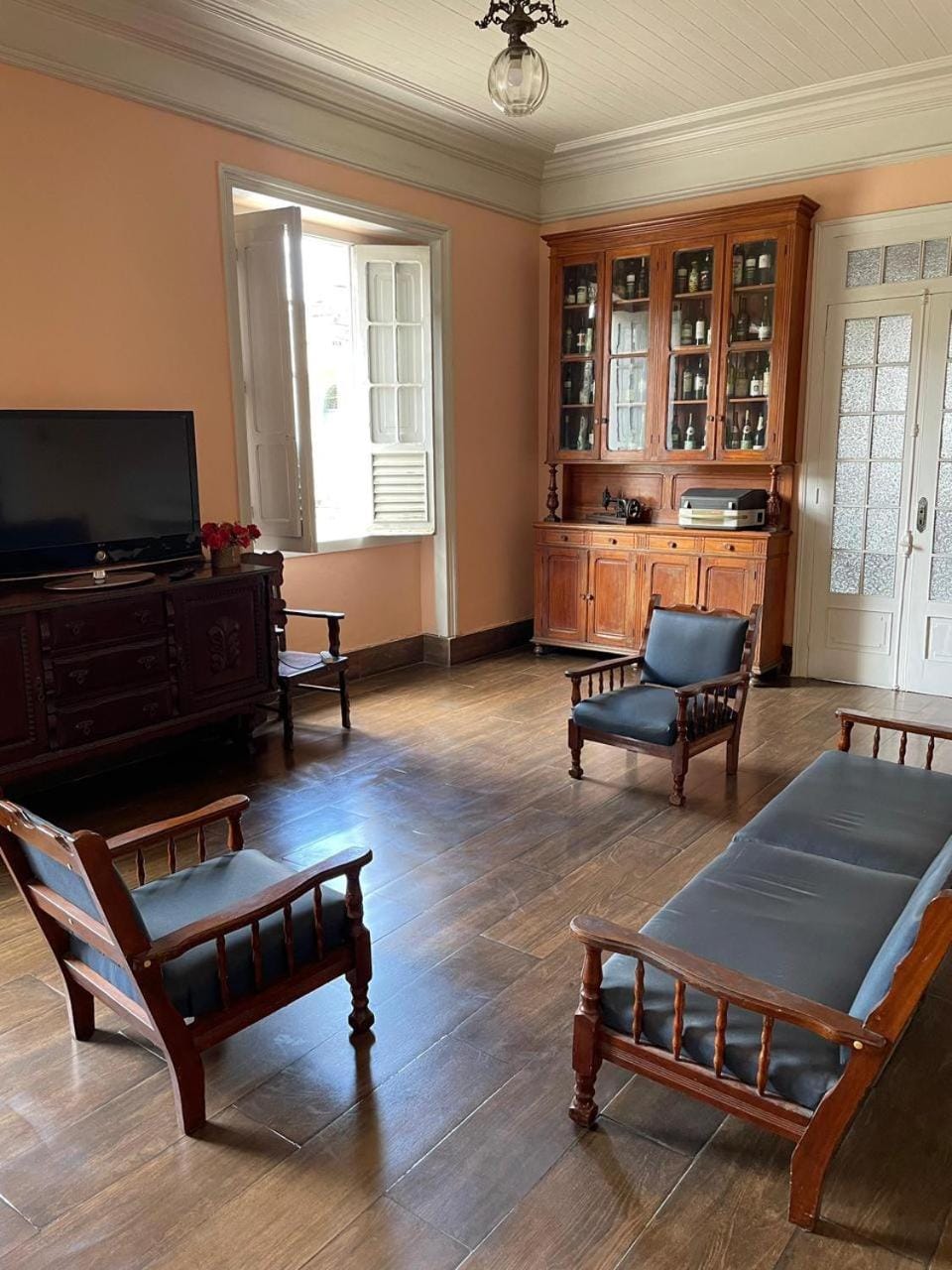 Communal lounge/ TV room