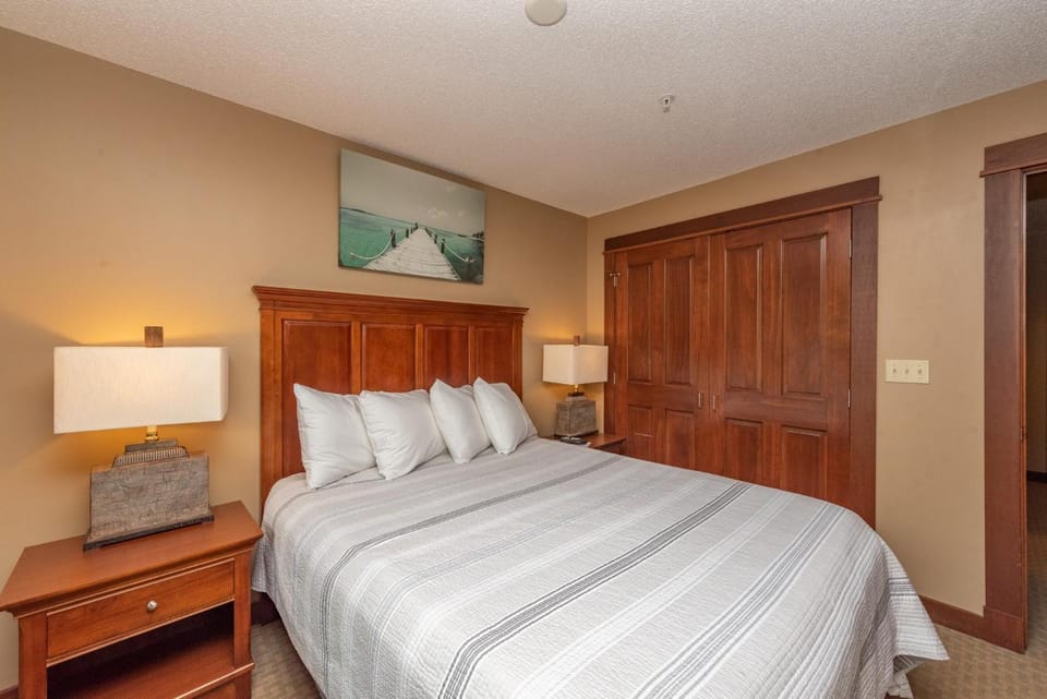 A208 One Bedroom Standard View Apartment in Deep Creek Lake