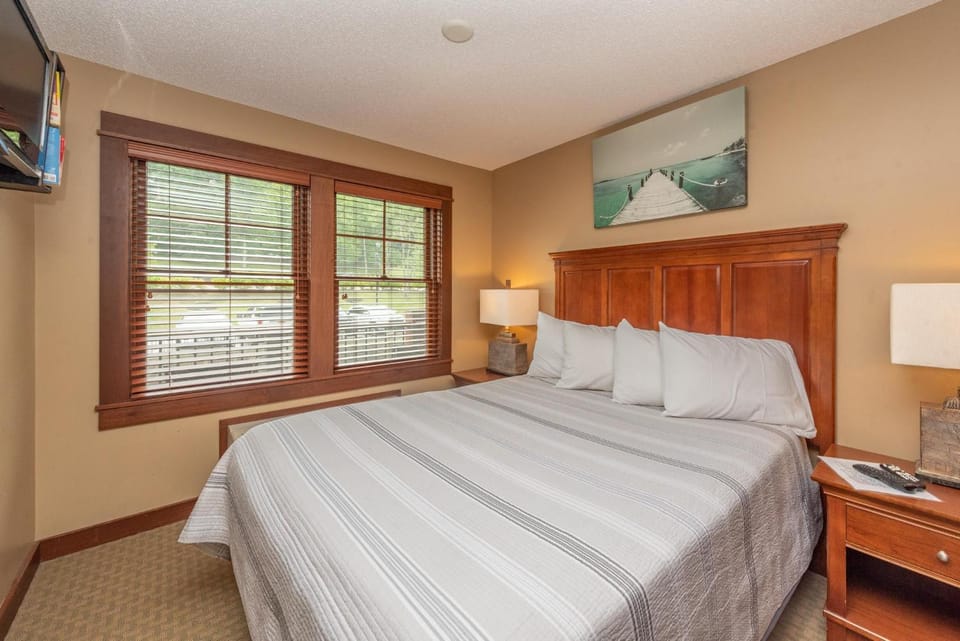 A208 One Bedroom Standard View Apartment in Deep Creek Lake