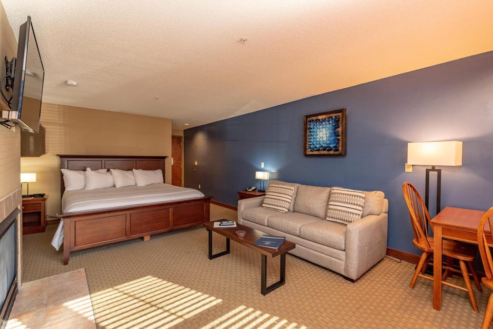 A210 Studio Standard View Apartment in Deep Creek Lake