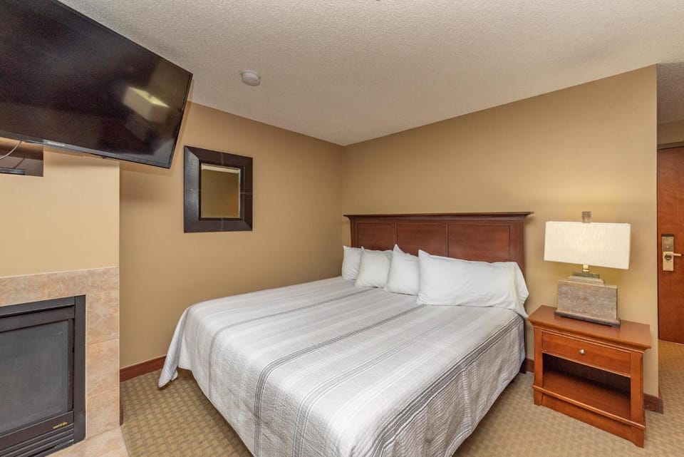 A214 Studio Standard View Apartment in Deep Creek Lake