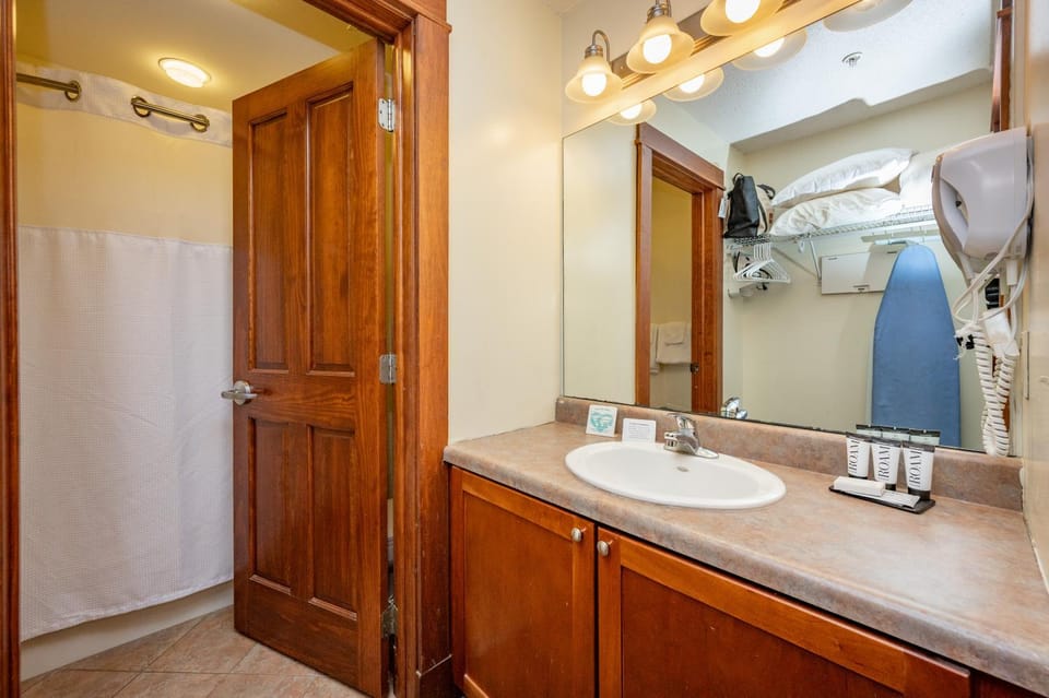 A216 Studio Standard View Apartment in Deep Creek Lake