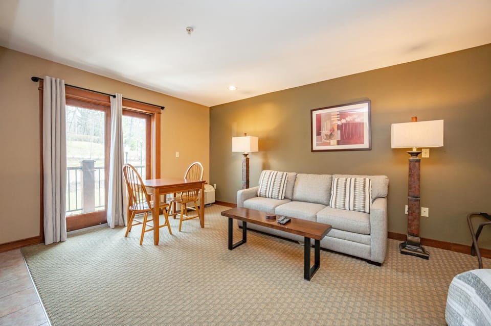 A216 Studio Standard View Apartment in Deep Creek Lake