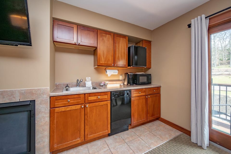 A216 Studio Standard View Apartment in Deep Creek Lake
