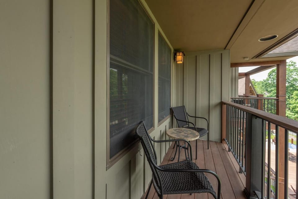 A305 Studio & Loft Lake View Apartment in Deep Creek Lake