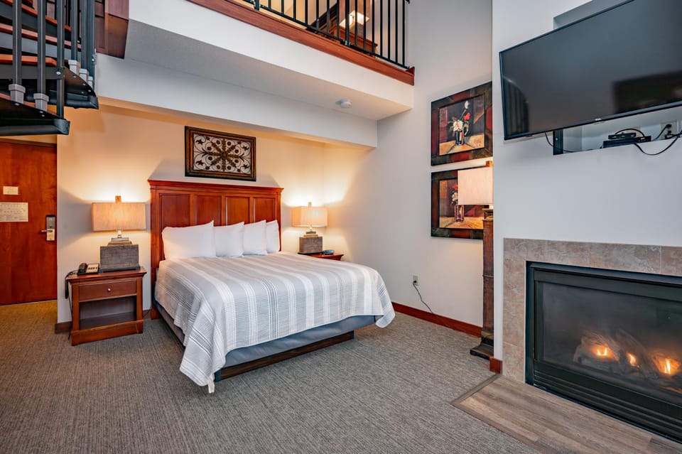 A309 Studio & Loft Lake View Apartment in Deep Creek Lake