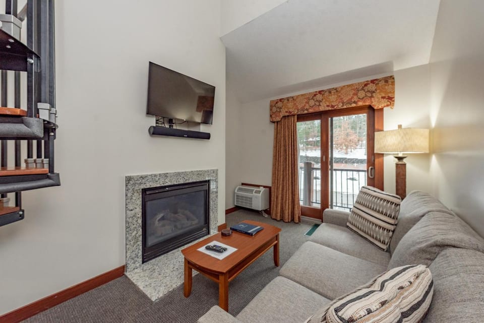 A312 One Bedroom & Loft Standard View Apartment in Deep Creek Lake