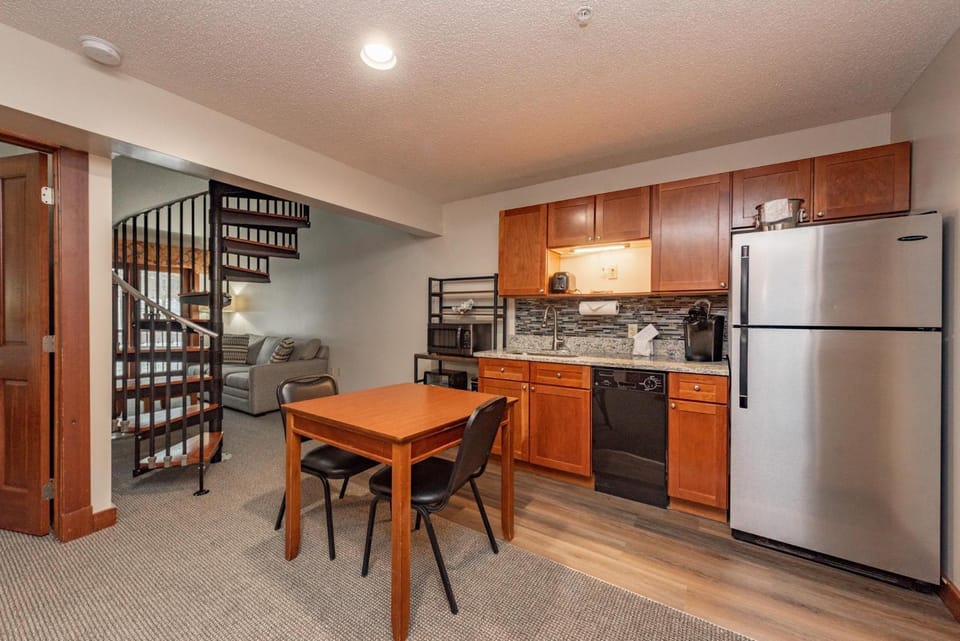 A312 One Bedroom & Loft Standard View Apartment in Deep Creek Lake