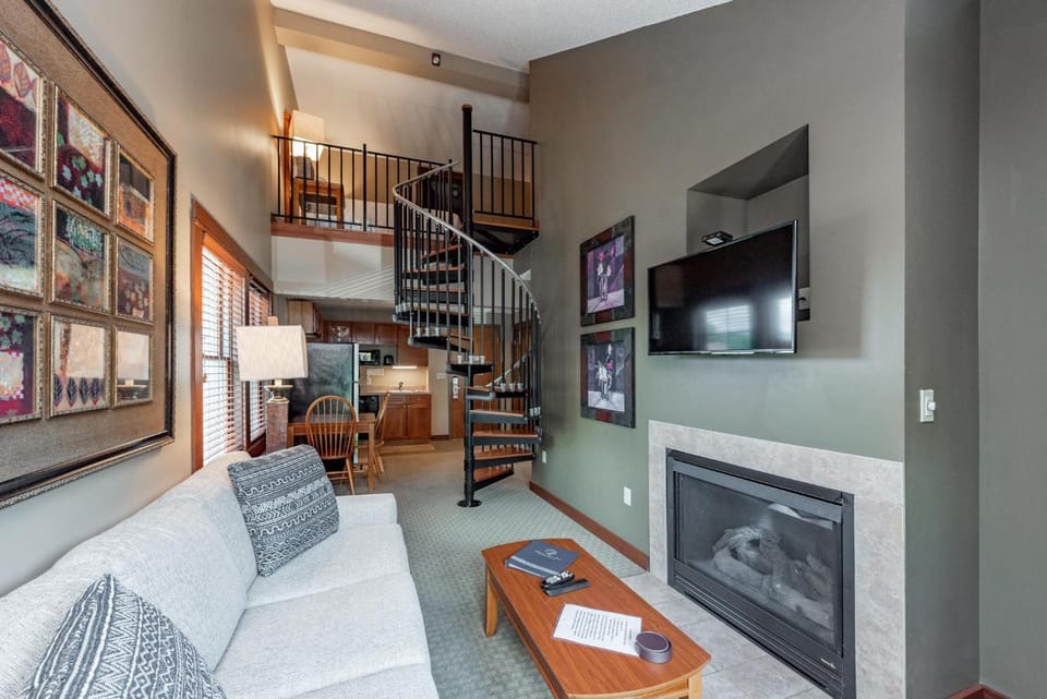 A318 One Bedroom & Loft Standard View Apartment in Deep Creek Lake