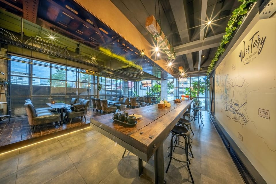 Restaurant/places to eat, Seating area