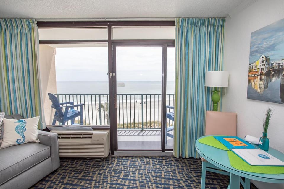 Oceanfront Studio Sand Dunes 2434 Perfect Couples Retreat House in Myrtle Beach