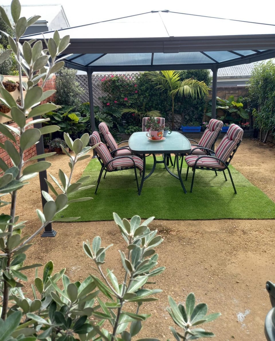 Garden, Seating area