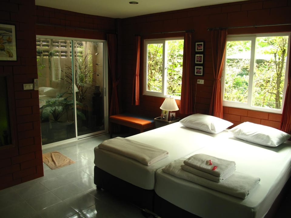 Day, Photo of the whole room
