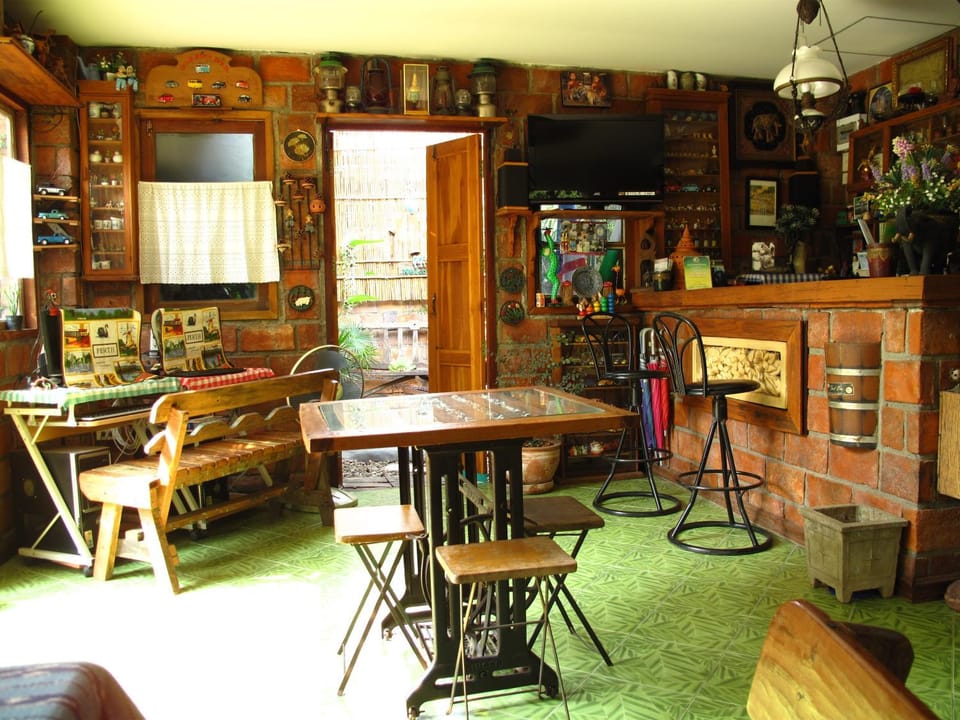 Day, Lounge or bar