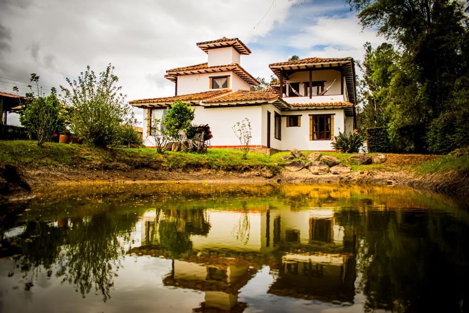 Property building, Natural landscape, Garden, Garden, Garden view, Lake view