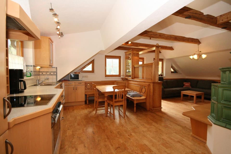 Kitchen or kitchenette, Seating area, Dining area