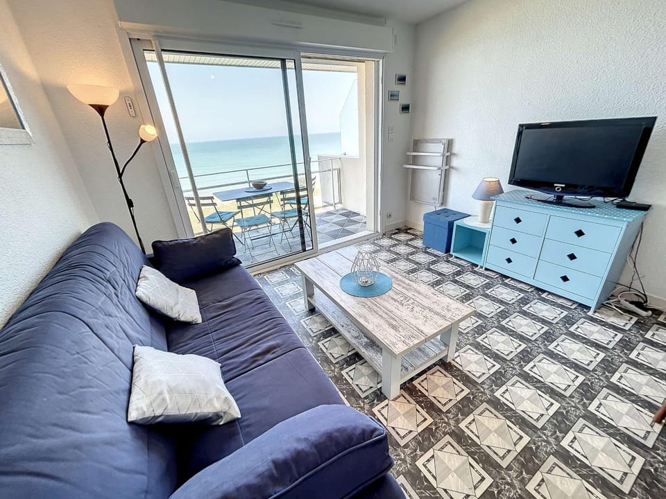 Appartement en front de mer avec balcon et parking privatif - FR-1-361-360 Apartment in Saint-Pair-sur-Mer