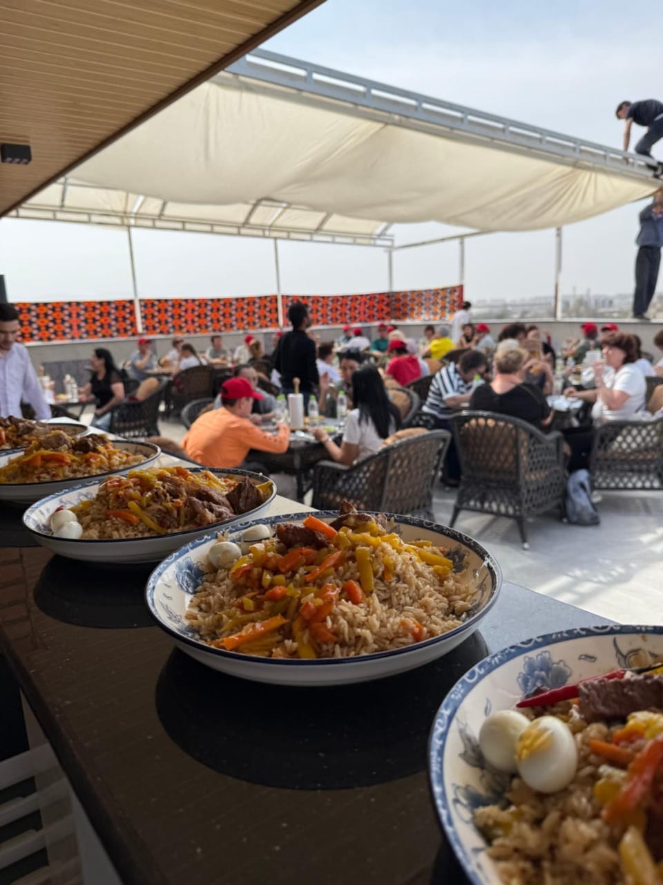Restaurant/places to eat, Balcony/Terrace, Dining area, Lunch