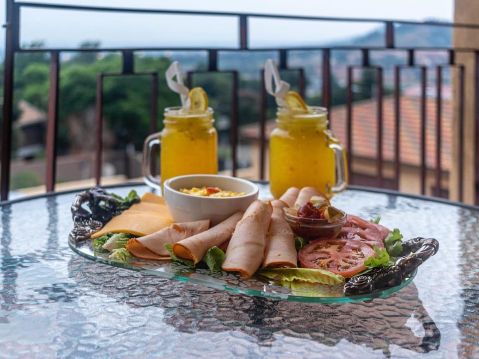 Property building, Breakfast