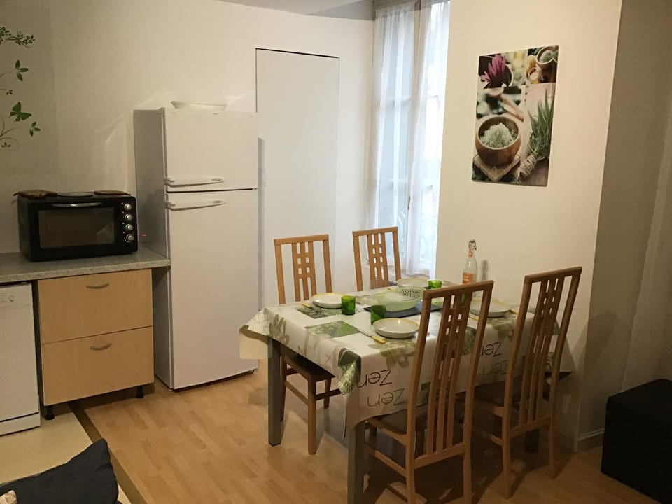 Appartement 5 couchages coquet proche centre Apartment in Cauterets