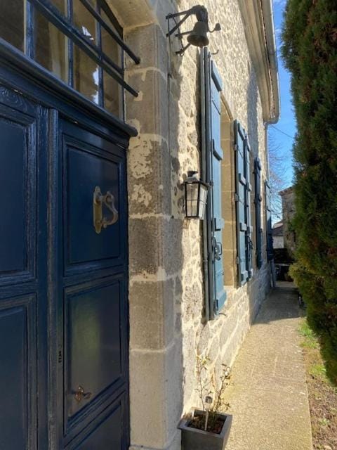 Property building, Facade/entrance