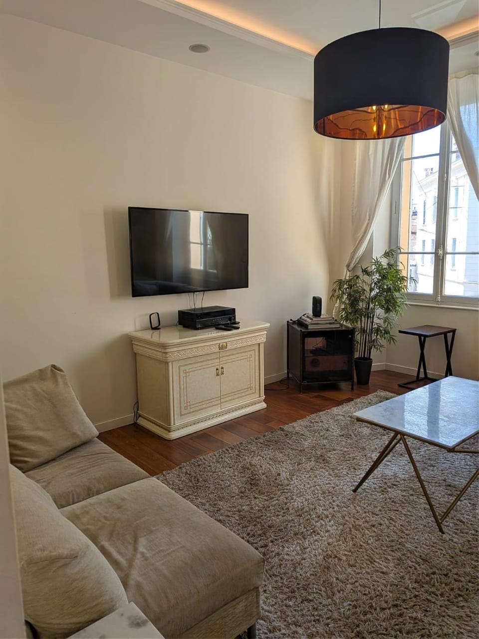 Beautiful Modern 4 Bedroom Apartment in Contemporary Villa with AC Balcony and Free Parking Apartment in Cannes