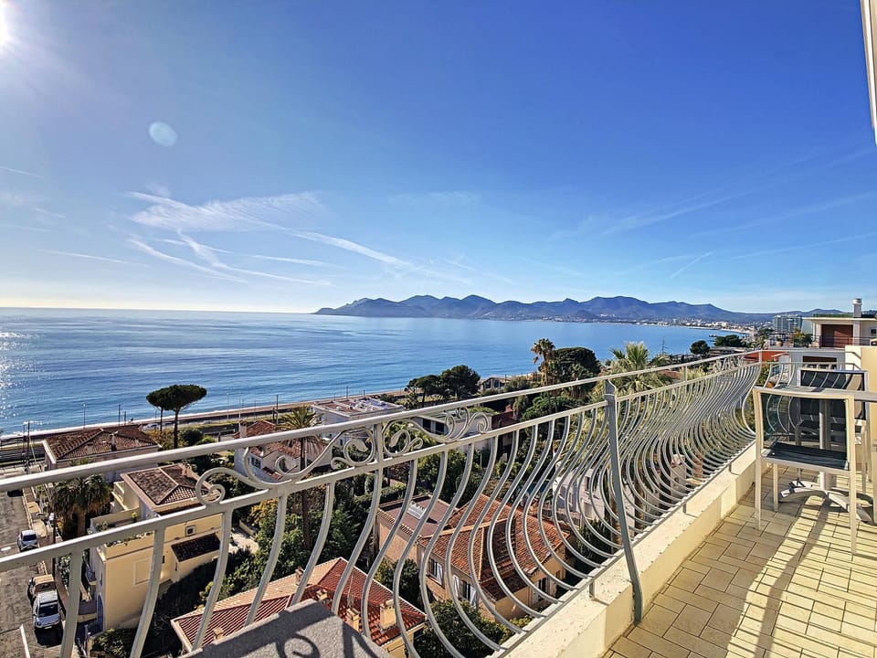 Un Palais au prix d'un 3 étoiles Apartment in Cannes