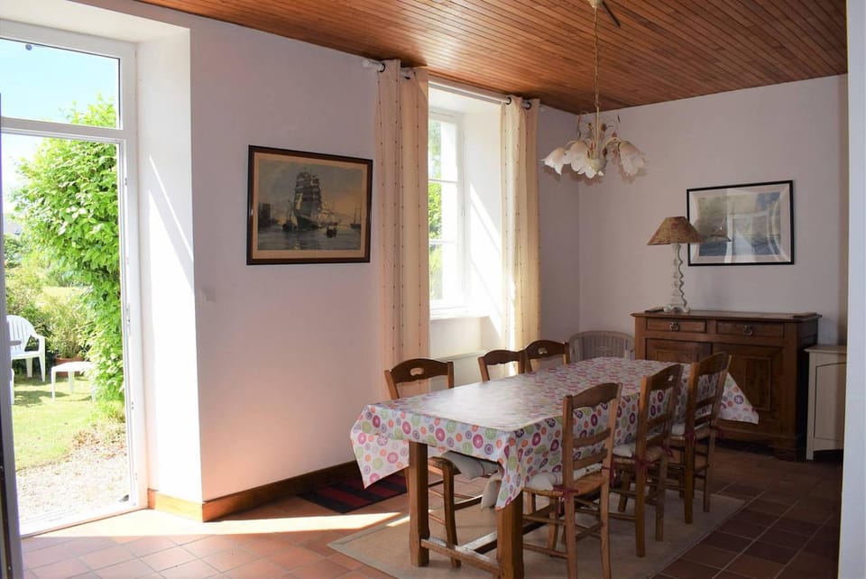 Maison à 100m plage de Tourony avec jardin clos à TREGASTEL - Réf 400 Villa in Trégastel