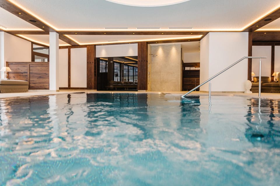 Swimming pool, Swimming pool