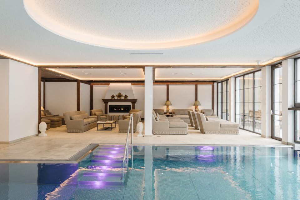 Swimming pool, Swimming pool