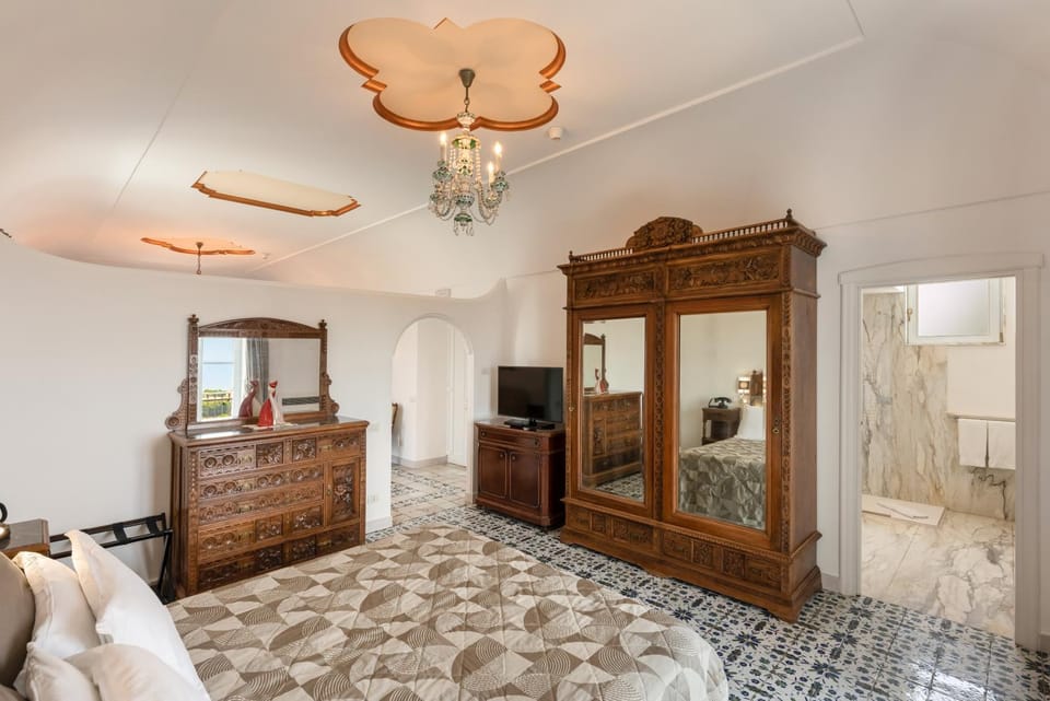 Bathroom, Photo of the whole room, wardrobe
