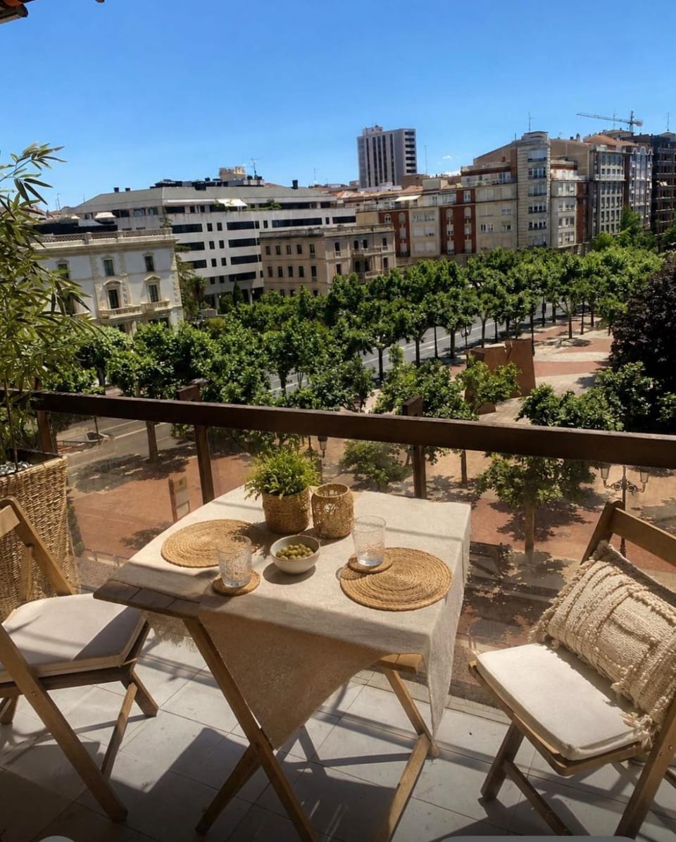 Balcony/Terrace, City view