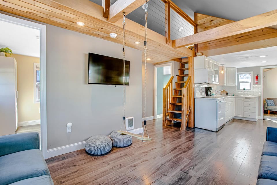 Siletz Bay Getaway House in Lincoln Beach