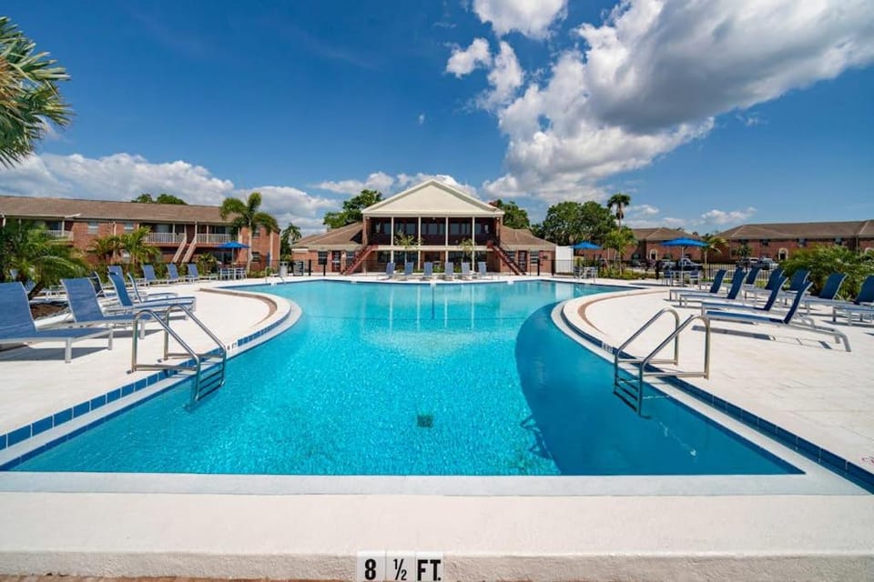 Carlton Arms View B1 # A Apartment in Bradenton