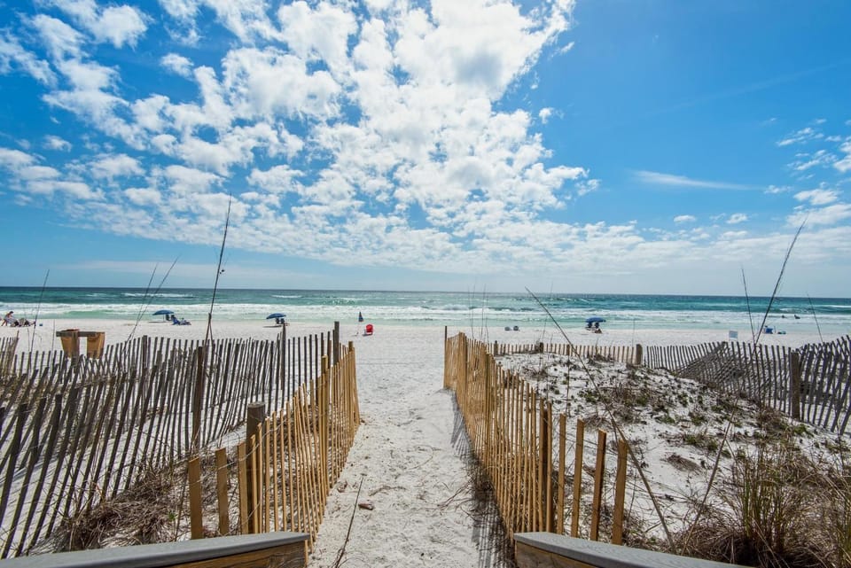 Sand Dollar Townhome #16- Sukoon Villa House in Miramar Beach