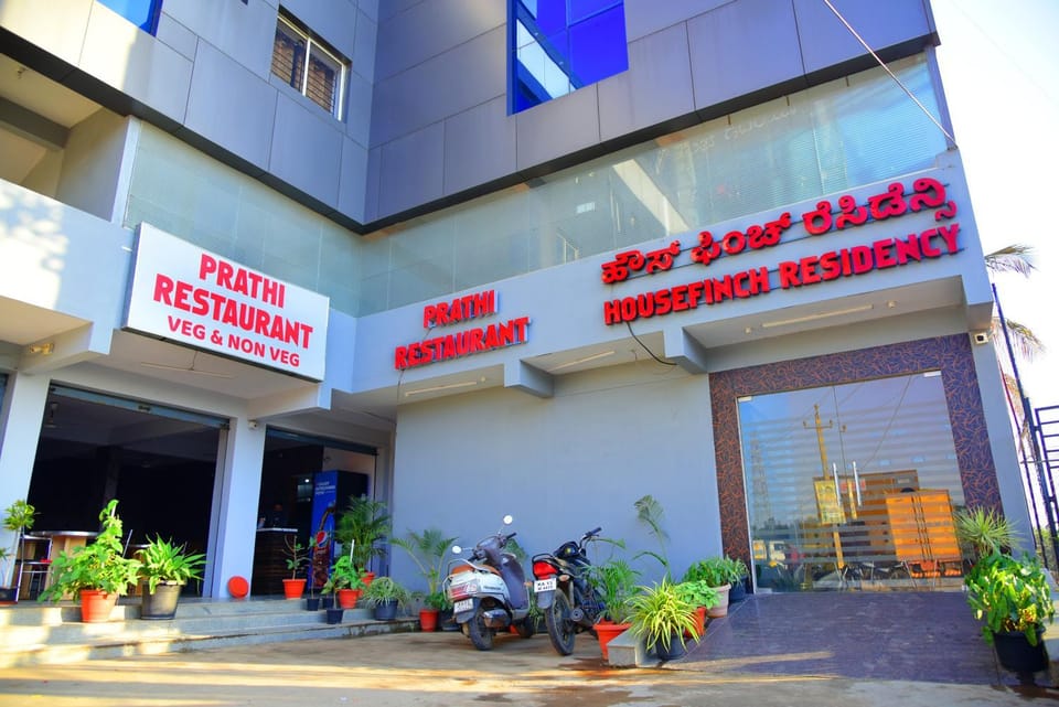 Property building, Facade/entrance