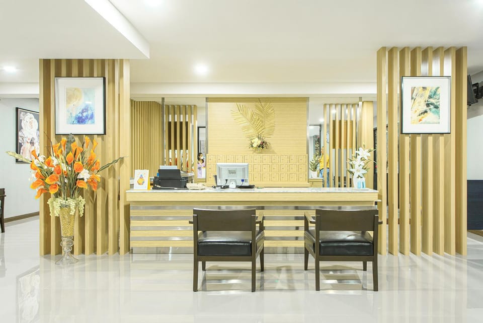 Lobby or reception, Lobby or reception